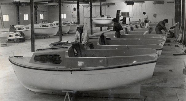 De 'Nieuwe' Ombrine vis/sport boten in de maak