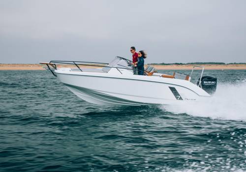 Beneteau Flyer 7 Sundeck varend te water
