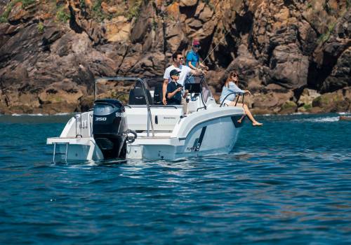 Beneteau Flyer 8 Sundeck te water