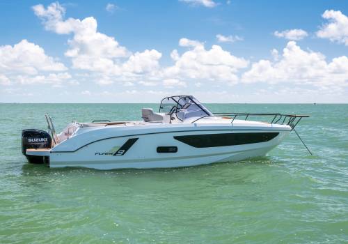 Beneteau Flyer 9 Sundeck te water