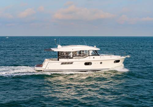 Swift Trawler 41 Sedan Boot Configurator