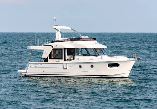 Swift Trawler 41 te water
