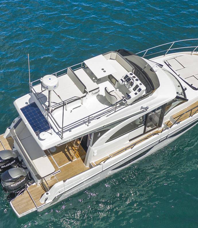 Beneteau Antares 11 Fly gezien vanaf de bovenzijde
