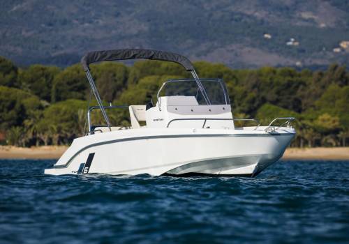 Beneteau Flyer 6 te water
