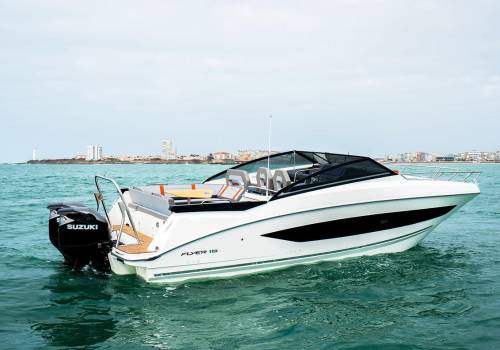 beneteau flyer 10 te water